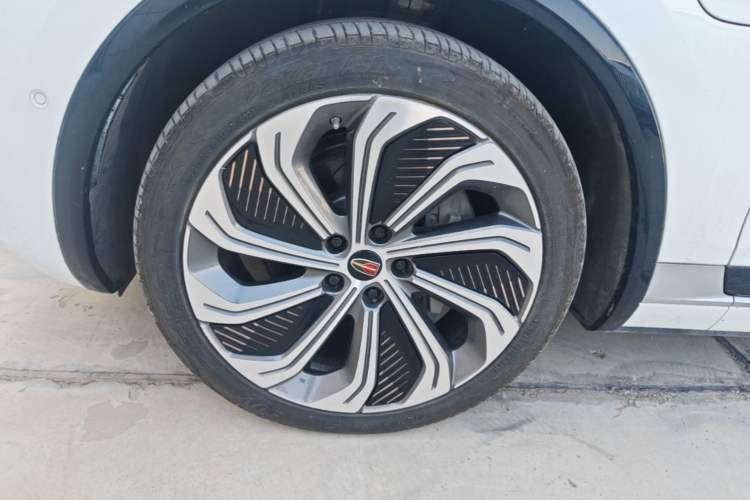 Used Hongqi E-HS9 2022 660 km Range Flagship Edition Four Seats Left Front Wheel Hub