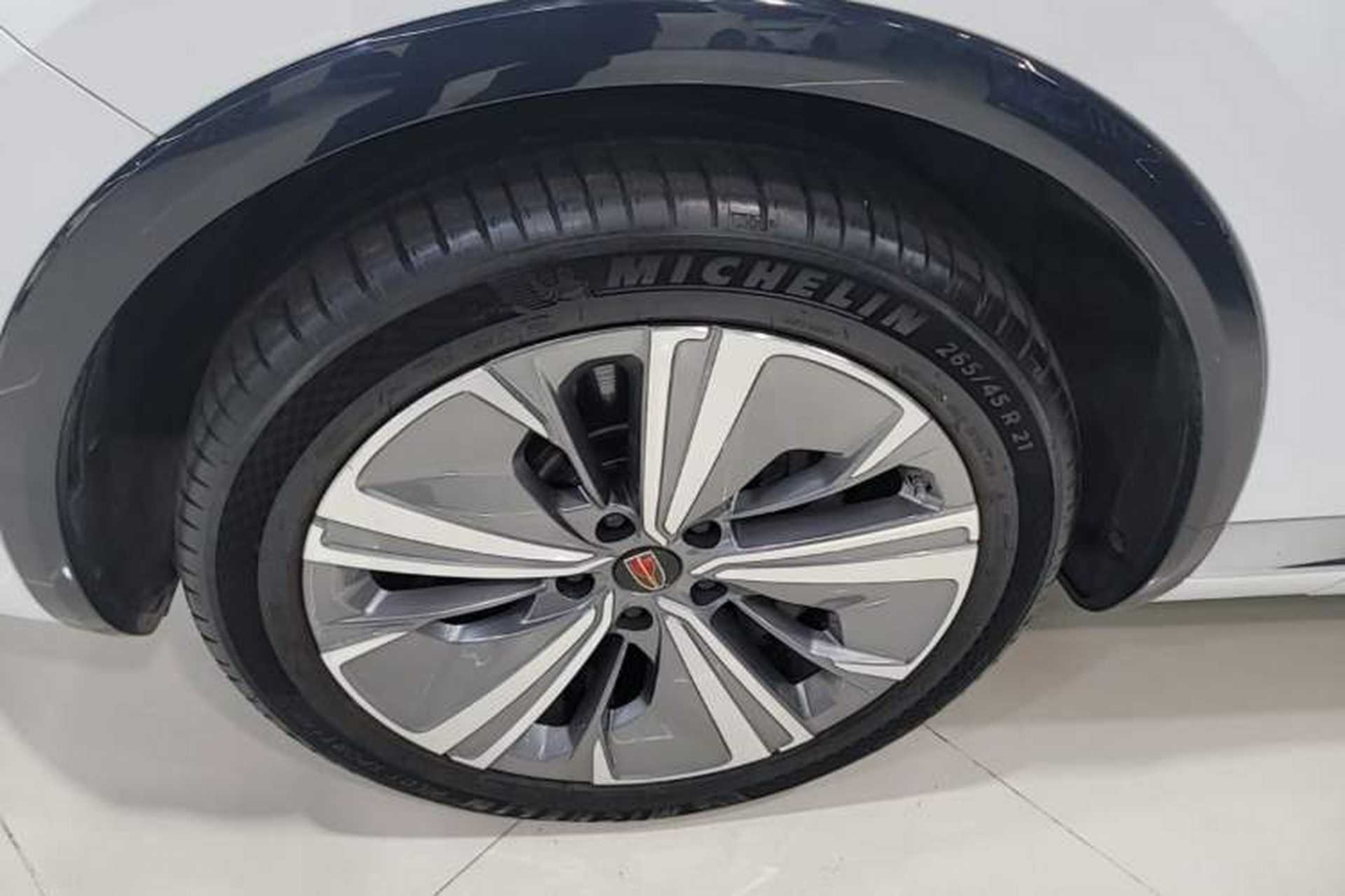 Used Hongqi E-HS9 2022 660 km Range Flagway Edition Six Seats Left Front Wheel Hub