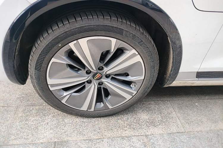 Used Hongqi E-HS9 2022 660 km Range Flagway Edition Six Seats Left Front Wheel Hub