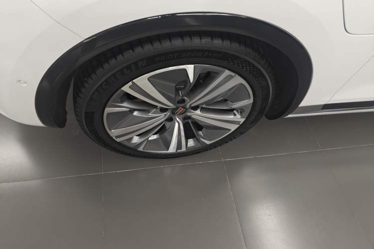 Used Hongqi E-HS9 2022 660 km Range Flagway Edition Six Seats Left Front Wheel Hub