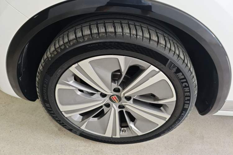 Used Hongqi E-HS9 2022 690 km Range Flagship Edition Six Seats Left Front Wheel Hub