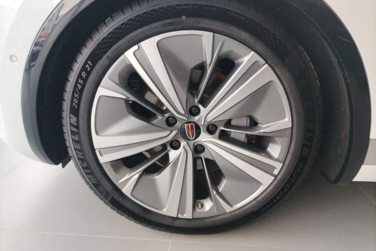 Used Hongqi E-HS9 2022 660 km Range Flagway Edition Six Seats Left Front Wheel Hub