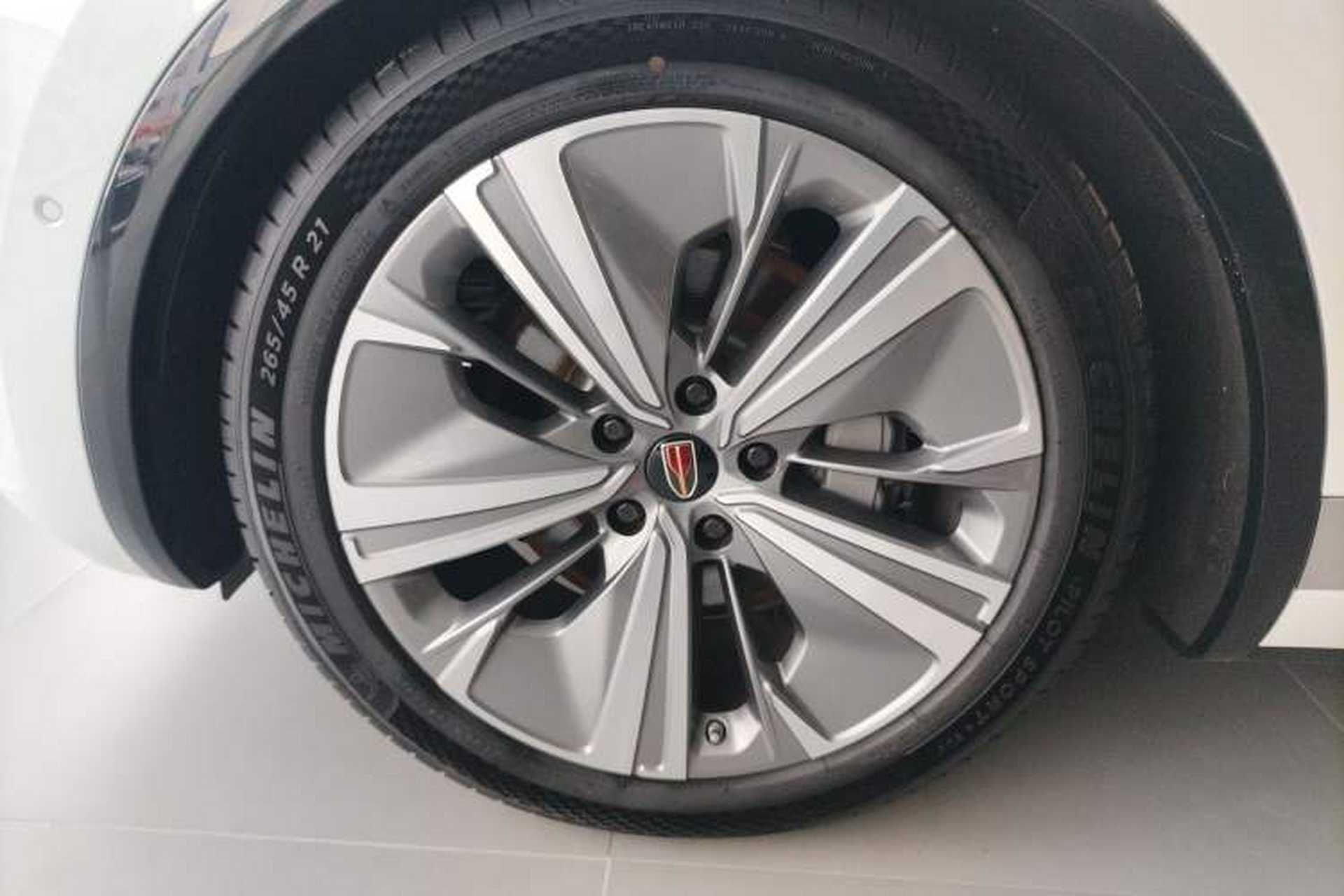 Used Hongqi E-HS9 2022 660 km Range Flagway Edition Six Seats Left Front Wheel Hub
