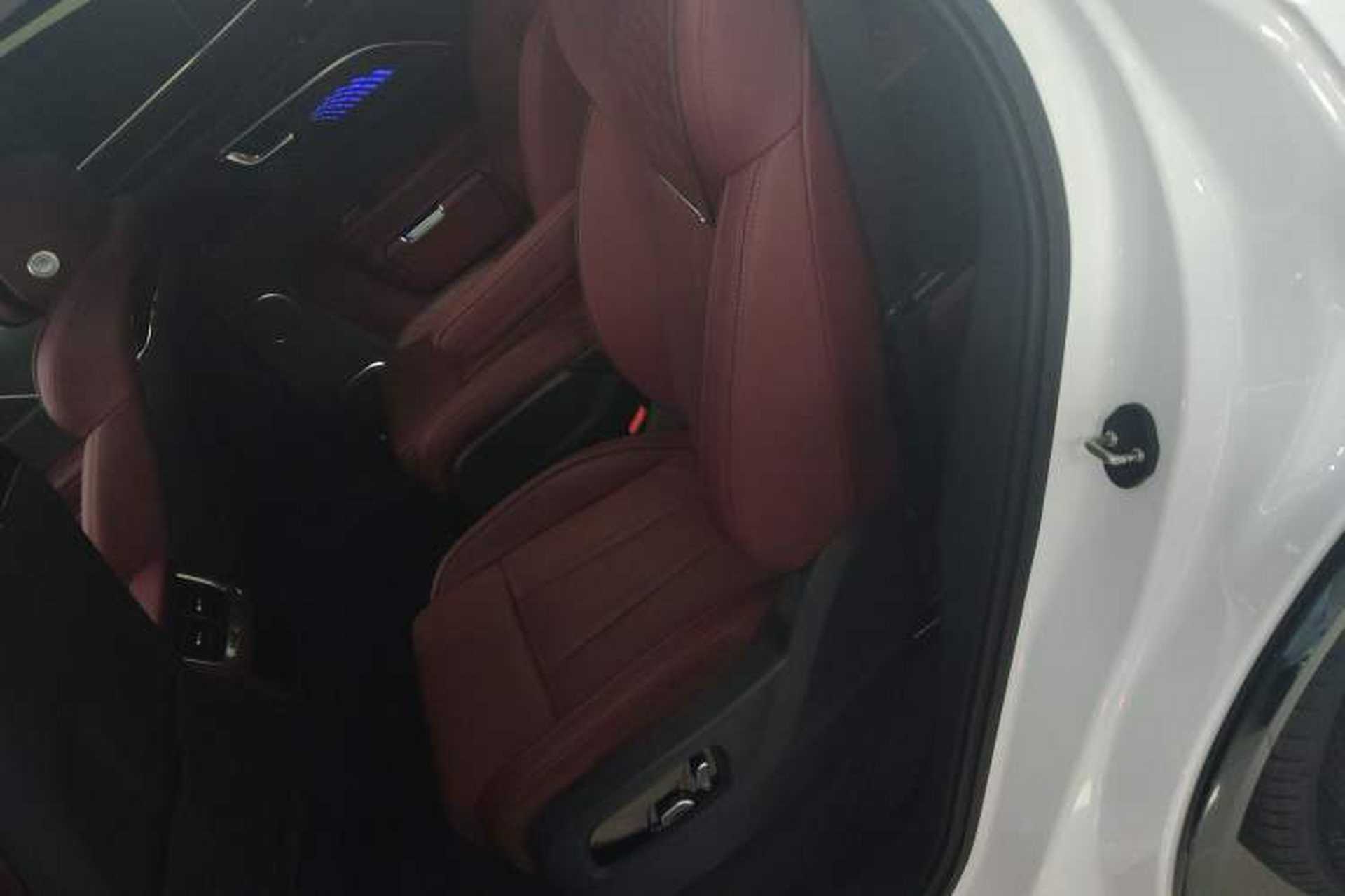 Used Hongqi E-HS9 2022 660 km Range Flagway Edition Six Seats Left Rear Seat