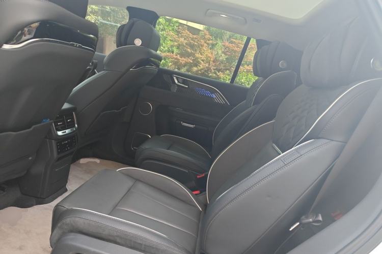 Used Hongqi E-HS9 2022 660 km Range Flagway Edition Six Seats Left Rear Seat