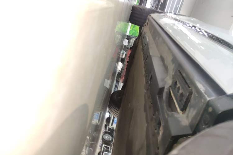 Used Hongqi E-HS9 2022 690 km Range Flagship Edition Six Seats Left Side Sill