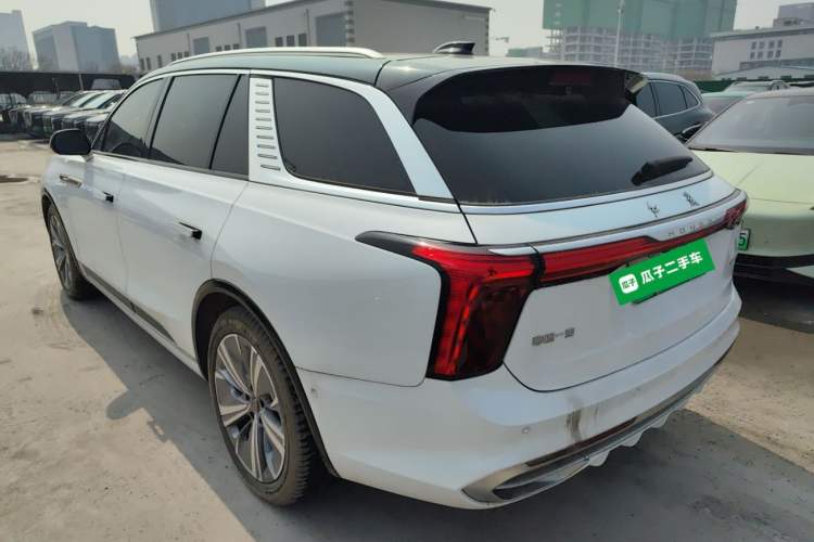 Used Hongqi E-HS9 2022 660 km Range Flagway Edition Six Seats Rear Left 45 Deg