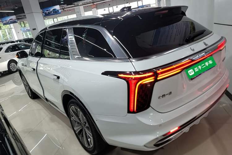 Used Hongqi E-HS9 2022 660 km Range Flagway Edition Six Seats Rear Left 45 Deg
