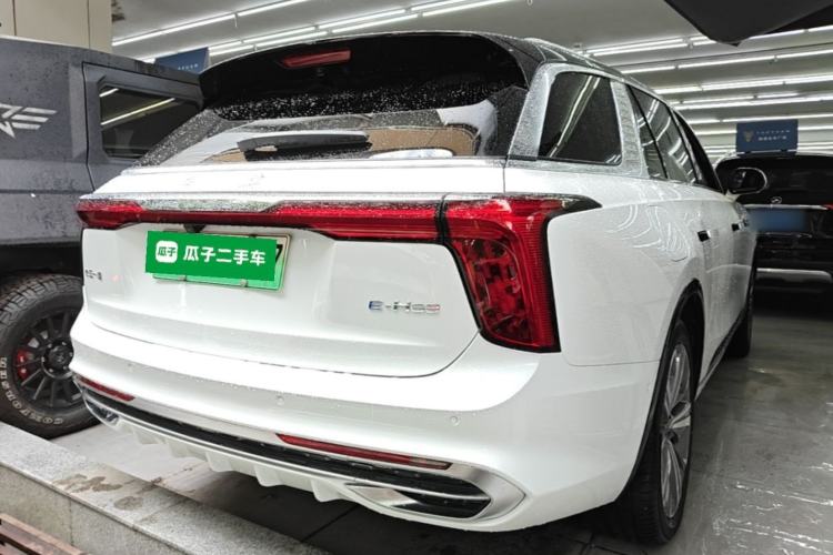 Used Hongqi E-HS9 2022 660 km Range Flagway Edition Six Seats Rear Right 45 Deg
