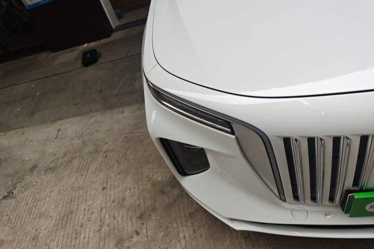 Used Hongqi E-HS9 2022 690 km Range Flagship Edition Six Seats Right Front Headlight