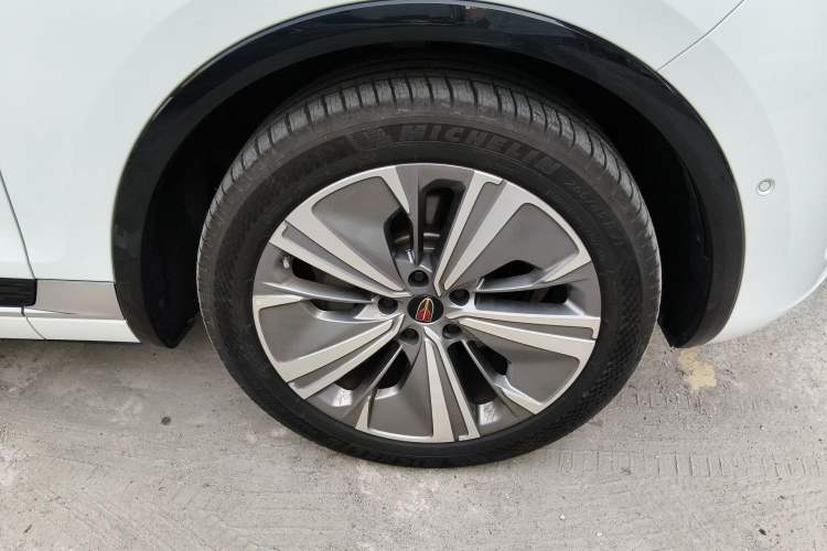 Used Hongqi E-HS9 2022 690 km Range Flagship Edition Six Seats Right Front Wheel Hub