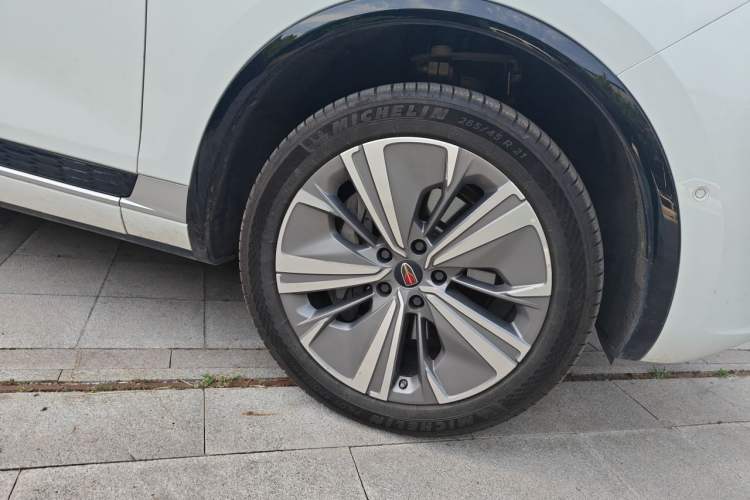 Used Hongqi E-HS9 2022 660 km Range Flagway Edition Six Seats Right Front Wheel Hub