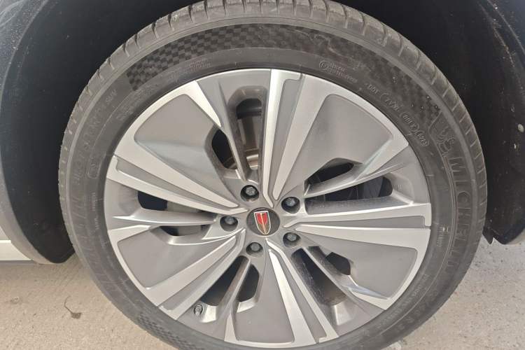 Used Hongqi E-HS9 2022 690 km Range Flagship Edition Six Seats Right Front Wheel Hub