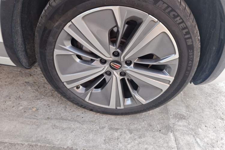 Used Hongqi E-HS9 2022 690 km Range Flagship Edition Six Seats Right Front Wheel Hub