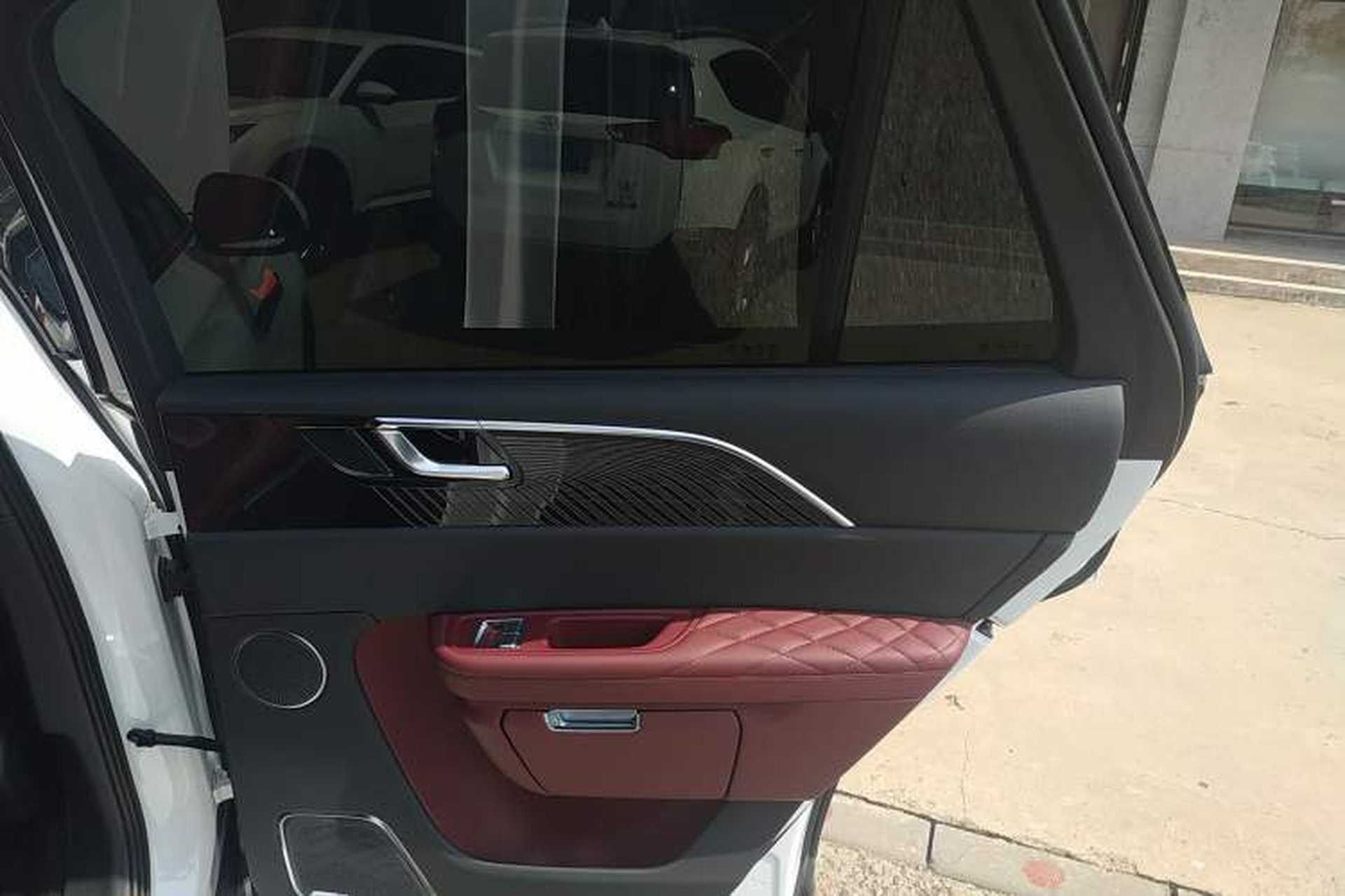 Used Hongqi E-HS9 2022 690 km Range Flagship Edition Six Seats Right Rear Door Interior