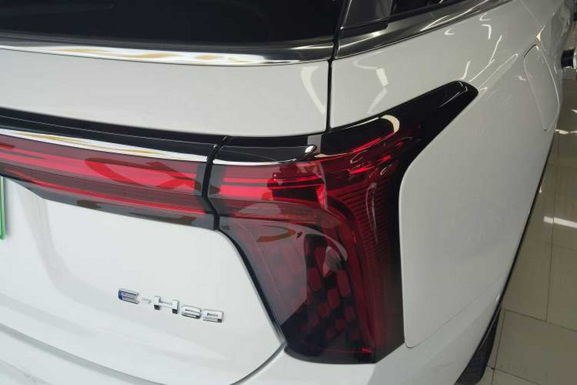 Used Hongqi E-HS9 2022 660 km Range Flagway Edition Six Seats Right Rear Taillight