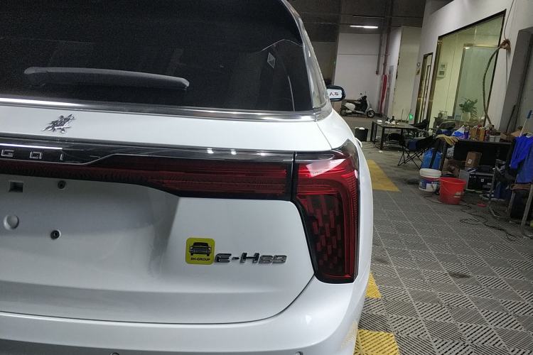 Used Hongqi E-HS9 2022 660 km Range Flagway Edition Six Seats Right Rear Taillight