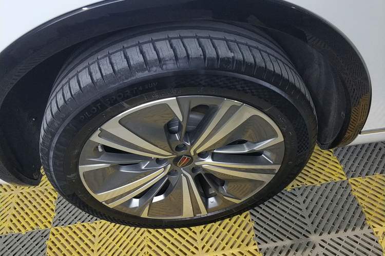 Used Hongqi E-HS9 2022 660 km Range Flagway Edition Six Seats Right Rear Wheel Hub