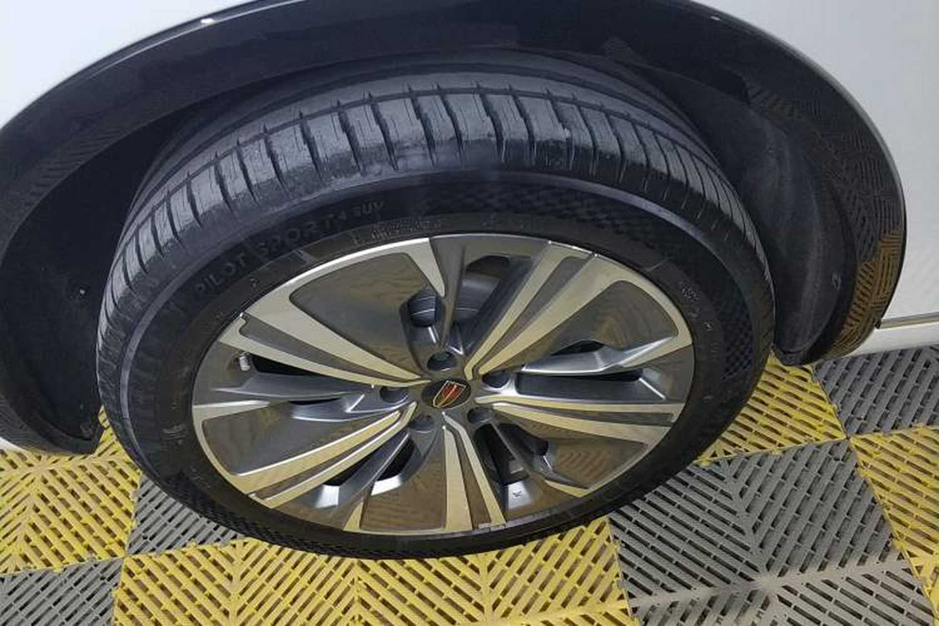 Used Hongqi E-HS9 2022 660 km Range Flagway Edition Six Seats Right Rear Wheel Hub