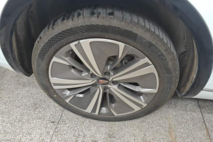 Used Hongqi E-HS9 2022 660 km Range Flagway Edition Six Seats Right Rear Wheel Hub