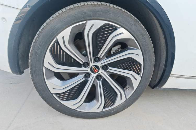 Used Hongqi E-HS9 2022 660 km Range Flagship Edition Four Seats Right Rear Wheel Hub