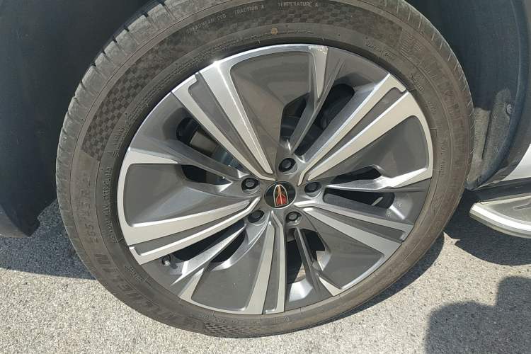 Used Hongqi E-HS9 2022 690 km Range Flagship Edition Six Seats Right Rear Wheel Hub