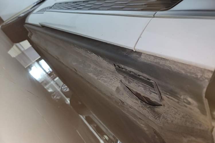 Used Hongqi E-HS9 2022 660 km Range Flagway Edition Six Seats Right Side Sill