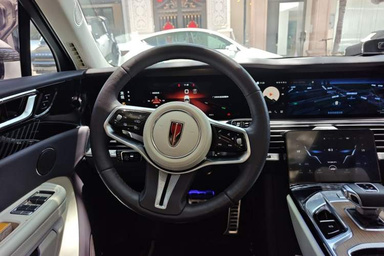 Used Hongqi E-HS9 2022 690 km Range Flagship Edition Six Seats Steering Wheel