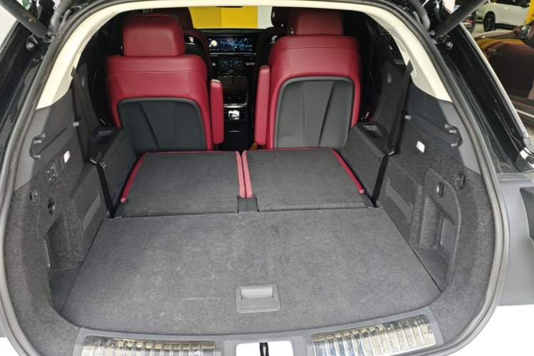 Used Hongqi E-HS9 2022 690 km Range Flagship Edition Six Seats Trunk