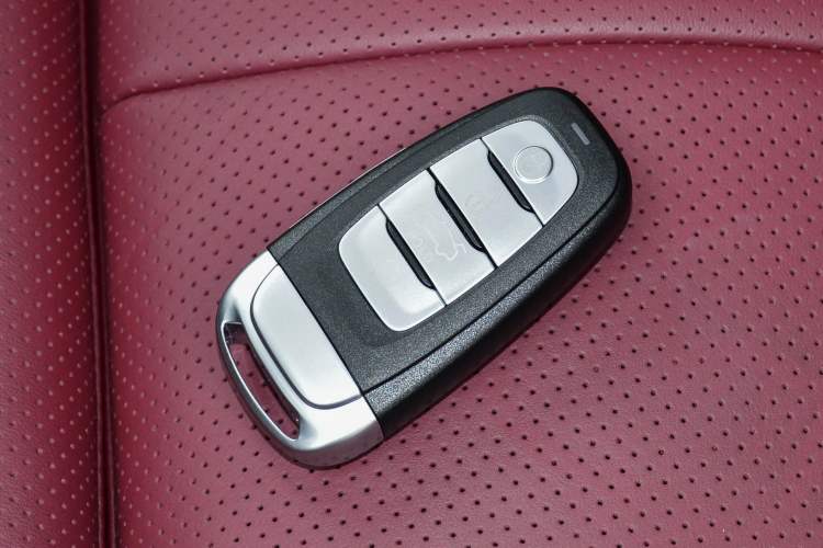 Used Hongqi E-HS9 2022 690 km Range Flagship Edition Six Seats Vehicle Key