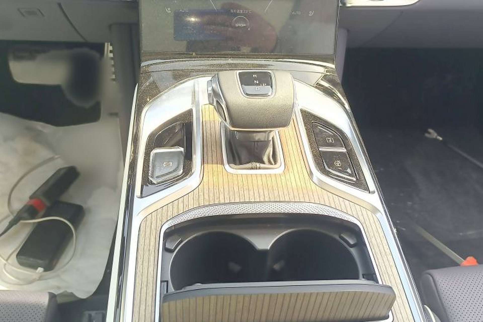 Used Hongqi E-HS9 2024 660 km Range Flagway Edition Six Seats Gear Lever