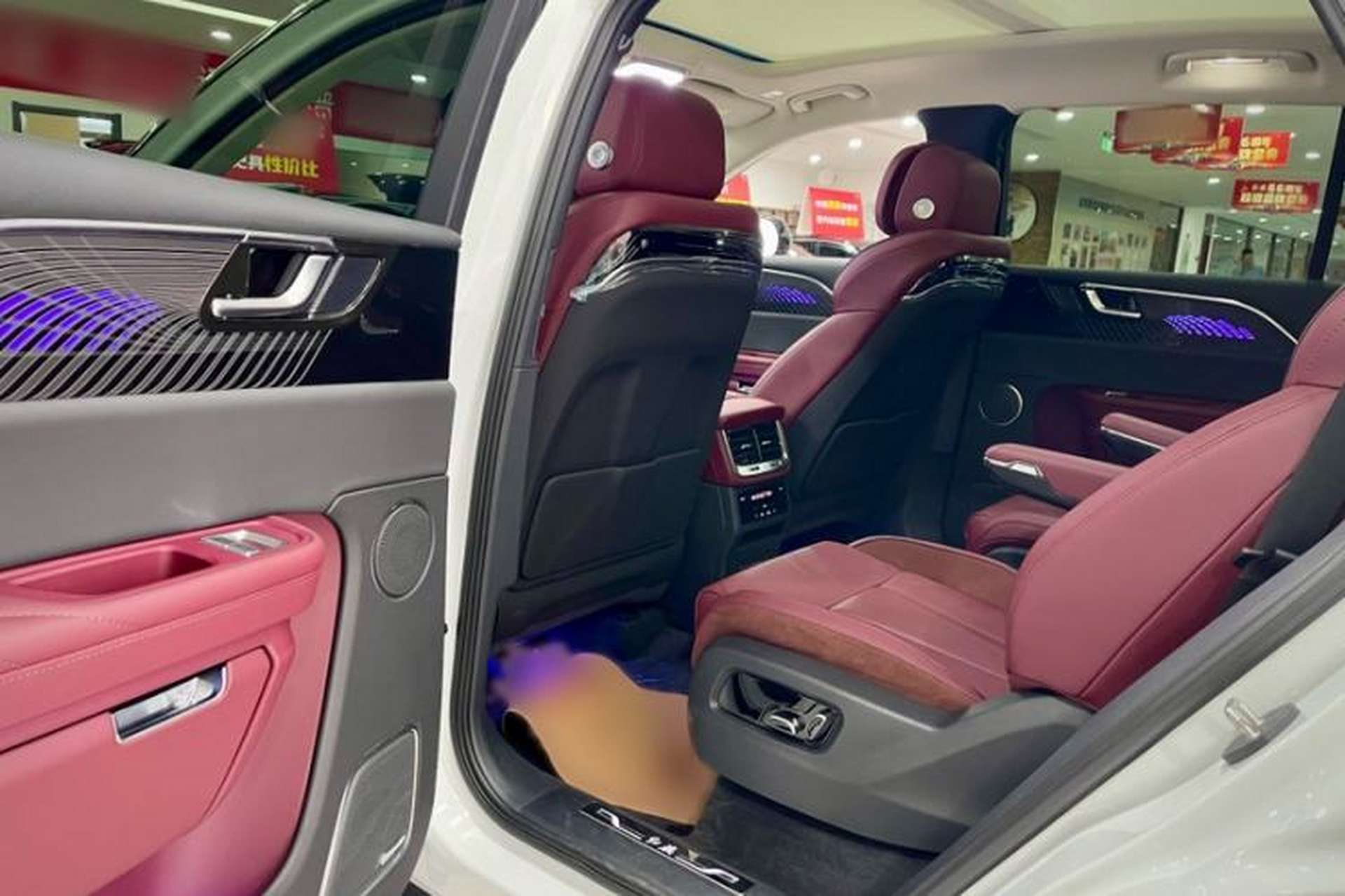 Used Hongqi E-HS9 2024 690 km Range Flagship Edition Six-Seater Interior 3