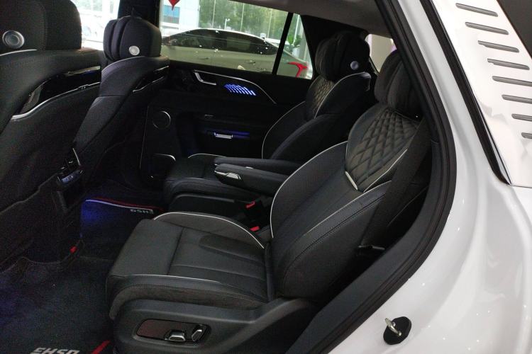 Used Hongqi E-HS9 2024 660 km Range Flagway Edition Six Seats Interior 4