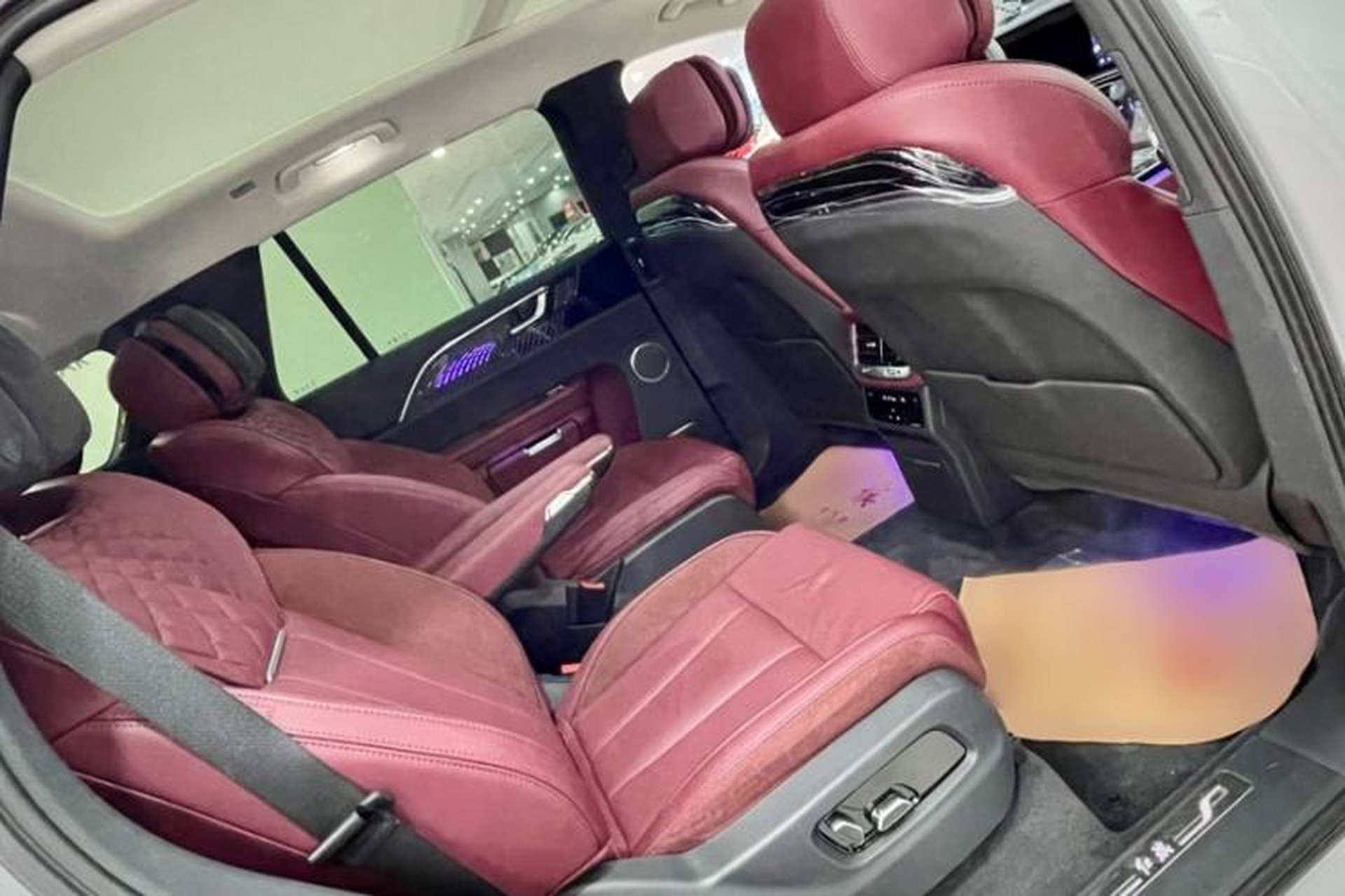 Used Hongqi E-HS9 2024 690 km Range Flagship Edition Six-Seater Interior 5