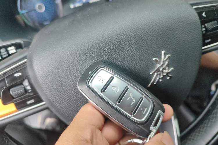 Used Hongqi E-QM5 2021 Charging T3 Version 4 Seats Vehicle Key