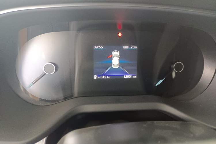 Used Hongqi E-QM5 2022 431 km Charge & Enjoy Edition Odometer Close Up