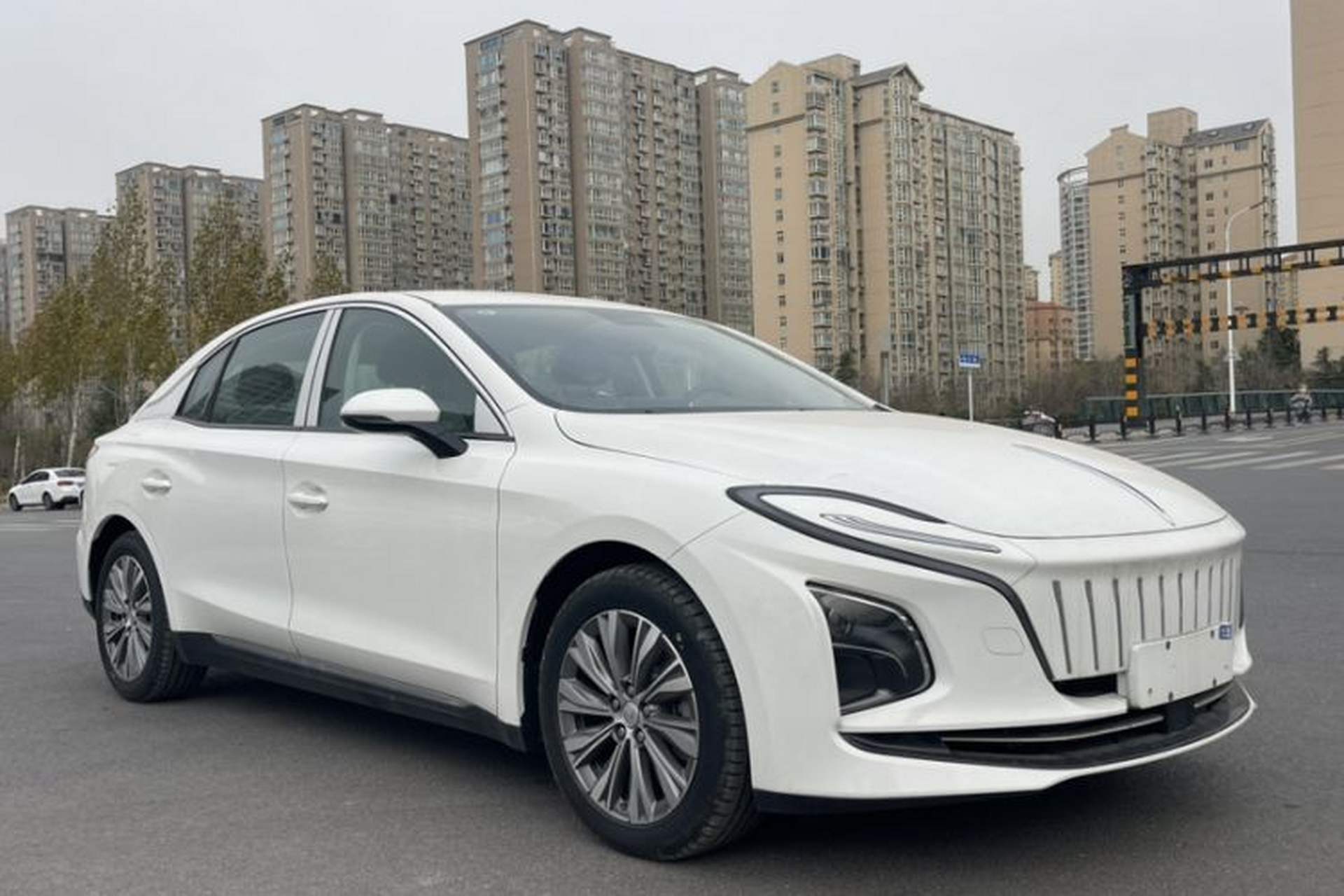 Used Hongqi E-QM5 2024 500km Range Edition Exterior 2