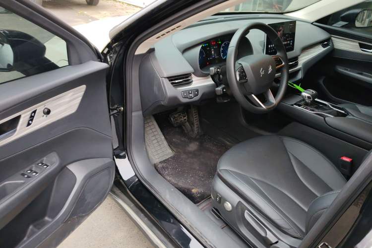 Used Hongqi E-QM5 2024 610 km PLUS Driver Seat