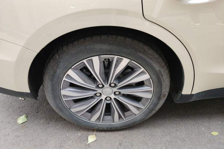 Used Hongqi E-QM5 2024 610 km PLUS Right Rear Wheel Hub