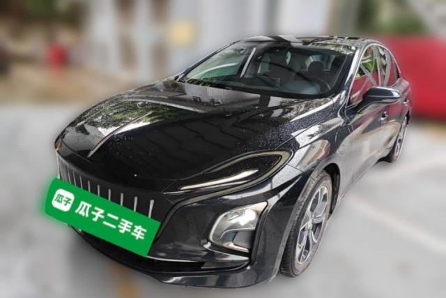 Ojetý Hongqi E-QM5 2021 Charging T3 Version 4 Seats
