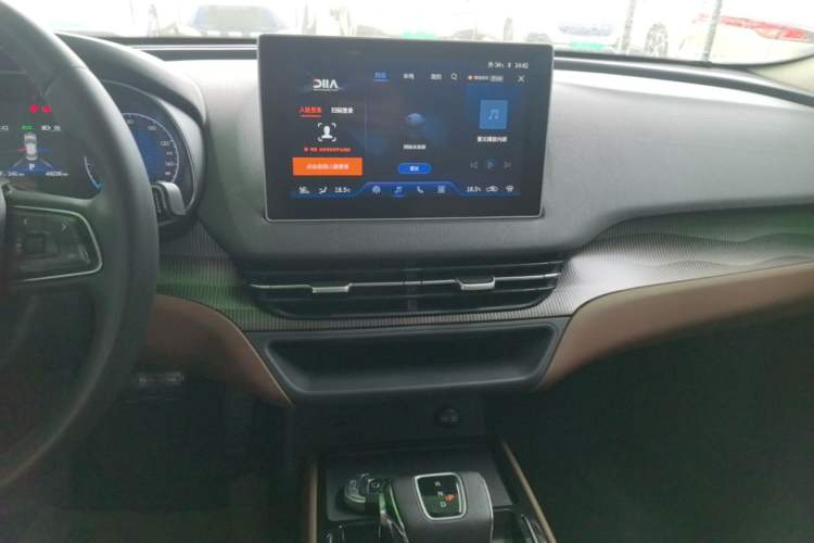 Used Hongqi E-QM5 2021 Ride-Hailing Charging—Didi Edition 4 Seats Audio And AC Panel
