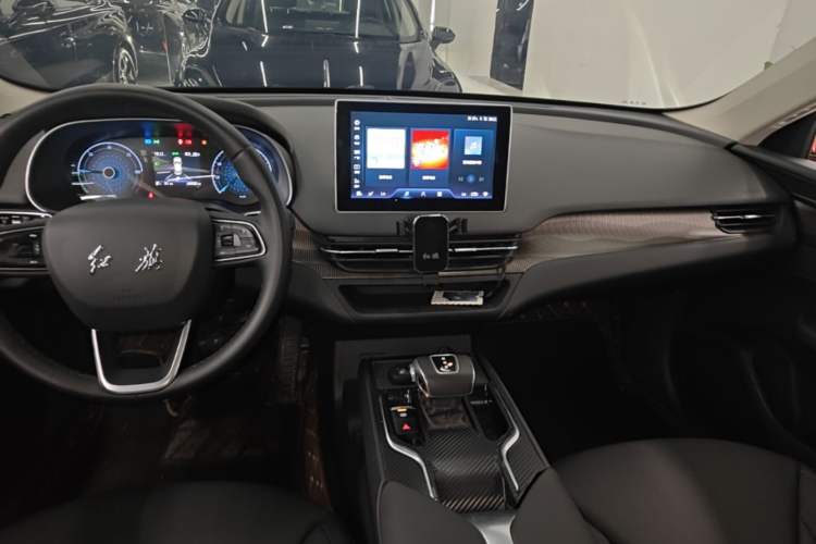 Used Hongqi E-QM5 2021 Online Booking Charging Basic Edition 5 Seats Audio And AC Panel
