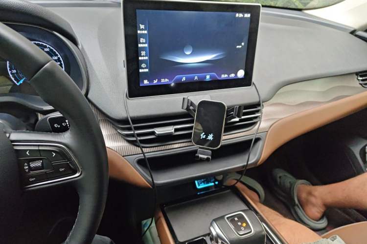 Used Hongqi E-QM5 2021 Charging Didi Edition Audio And AC Panel