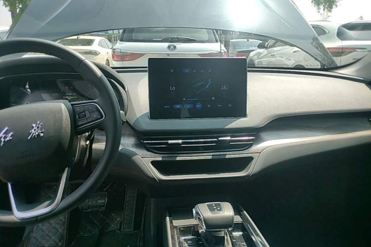 Used Hongqi E-QM5 2021 Charging T3 Version 5 Seats Audio And AC Panel