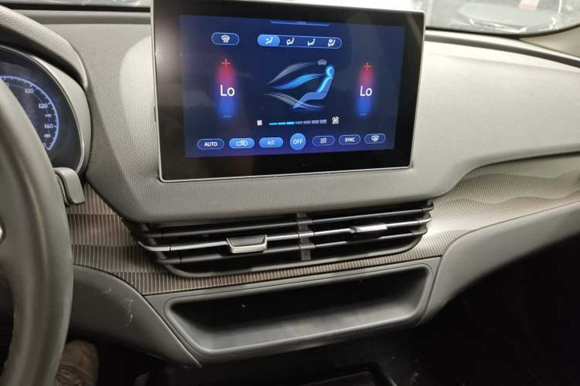 Used Hongqi E-QM5 2021 Charging Version Flagship Edition Audio And AC Panel