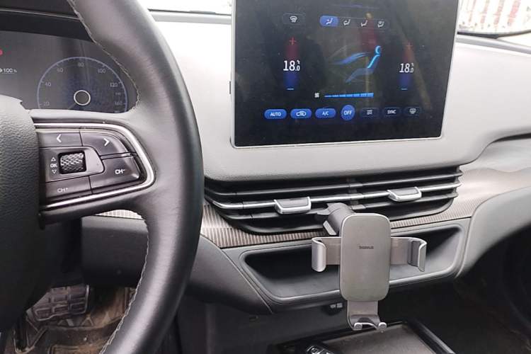 Used Hongqi E-QM5 2021 Charging Didi Edition Audio And AC Panel
