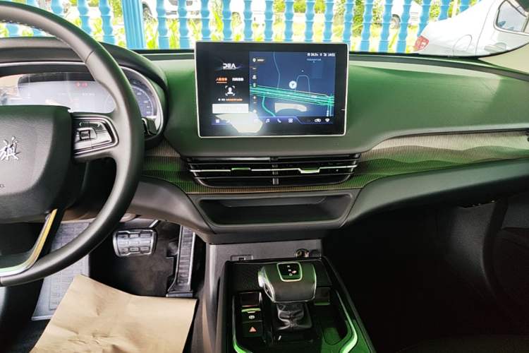 Used Hongqi E-QM5 2021 Charging Flagship Edition Audio And AC Panel