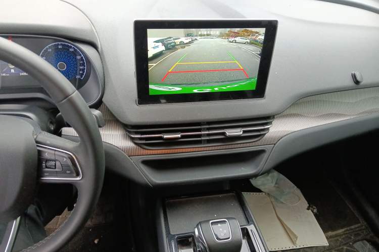 Used Hongqi E-QM5 2021 Charging Version Flagship Edition Audio And AC Panel