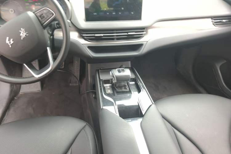 Used Hongqi E-QM5 2021 Charging T3 Version 5 Seats Audio And AC Panel