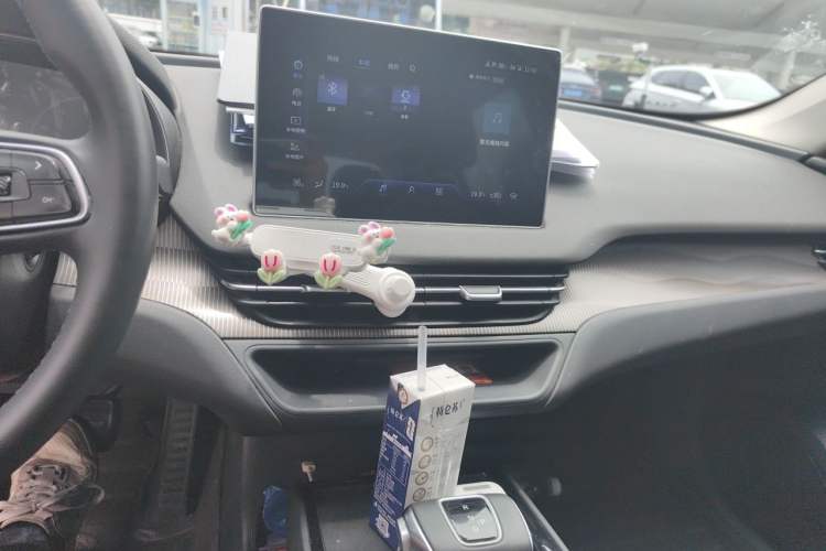 Used Hongqi E-QM5 2021 Online Booking Charging Basic Edition 5 Seats Audio And AC Panel